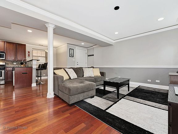 2nd image of 4650 N Karlov Ave #G