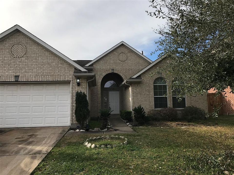 1st image of 15223 Millers Run Ln