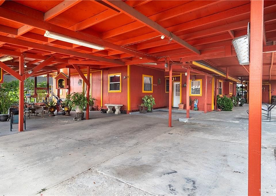 1st image of 211 Monica St