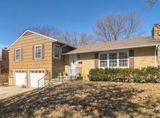 10300 W 69th Ter, Shawnee, KS 66203