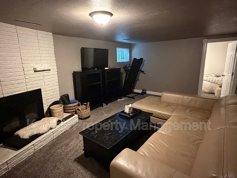 4242 Orchard Ave — Photo 6