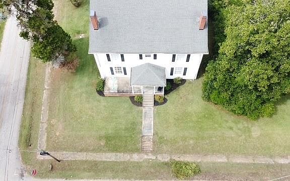 3rd image of 202 Veazey St