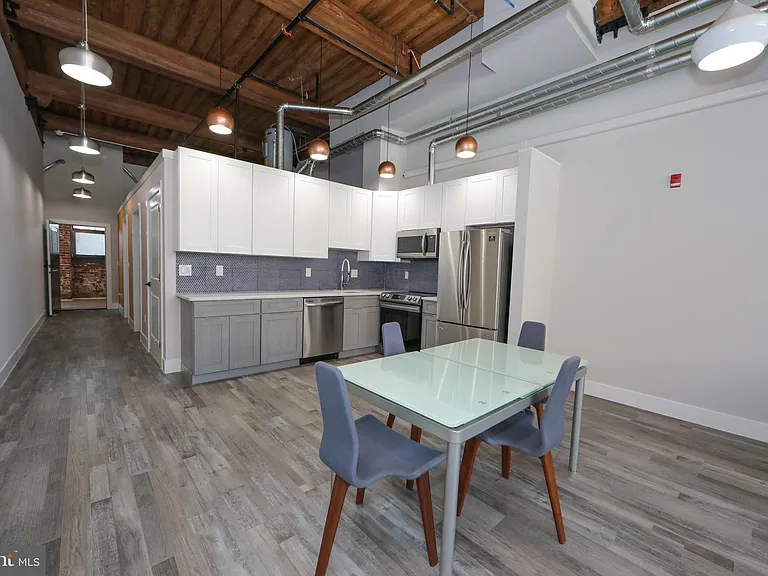 1825 E Atlantic St #105 — Photo 2