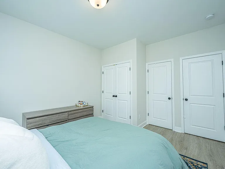 411 Grove End Rd — Photo 31