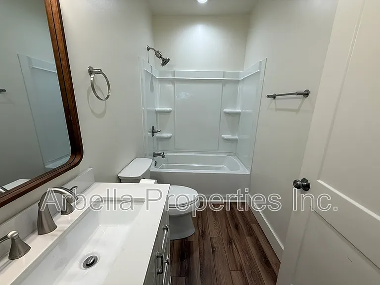 829 Hamilton St — Photo 11