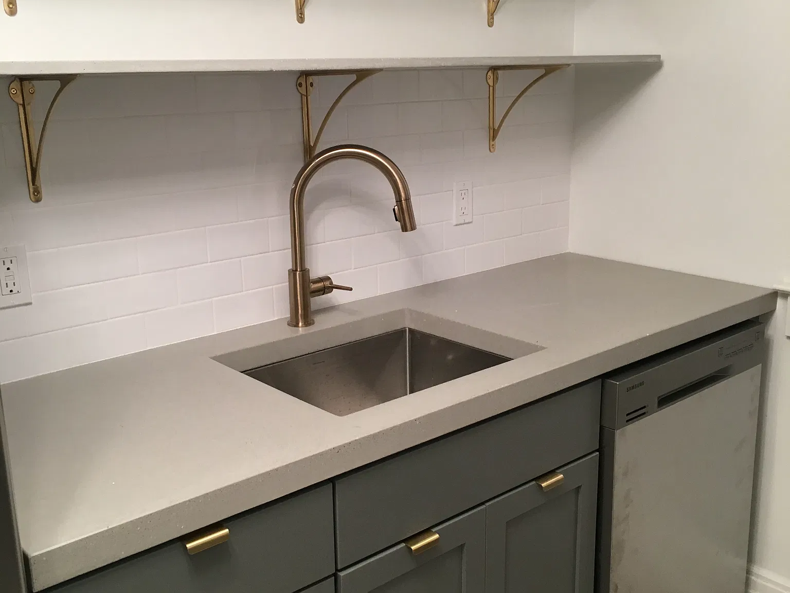 3 bed, 1024 sqft, $1,900 — Photo 4