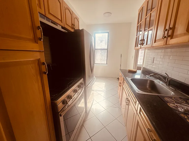 16810 Crocheron Ave #3A — Photo 1