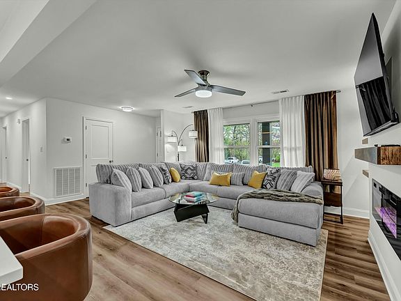 4th image of 8209 NW Landmark Dr