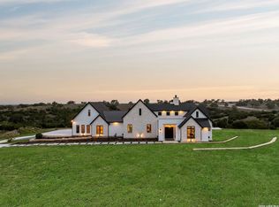 1051 N Cattlemans Crossing Dr, Kerrville, TX 78028