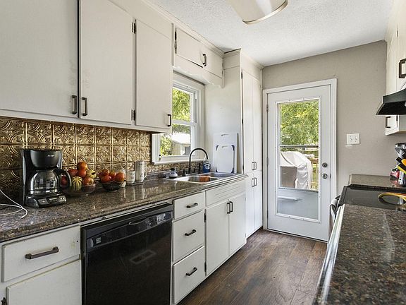 5th image of 5009 Ellen St