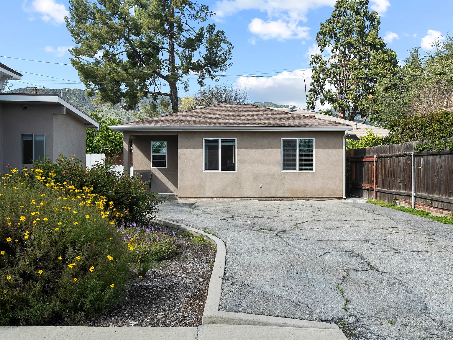 1 bed, 600 sqft, $2,400 — Photo 2