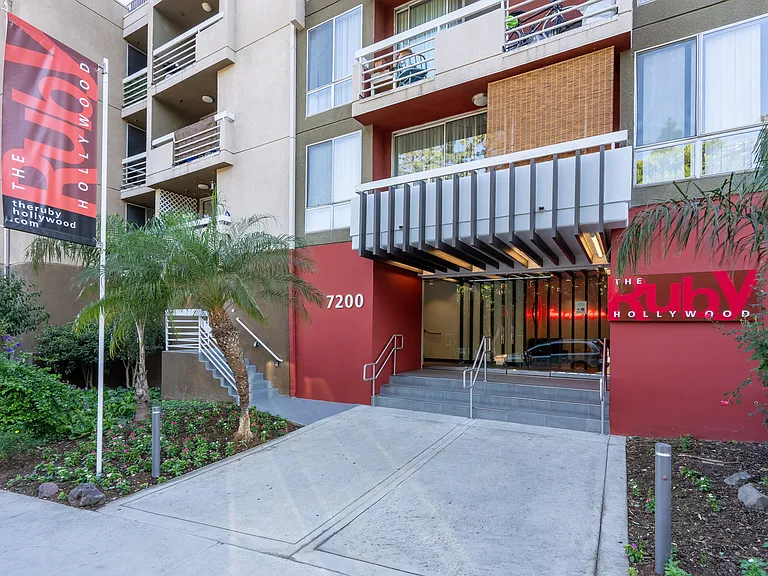 The Ruby Hollywood — Photo 34