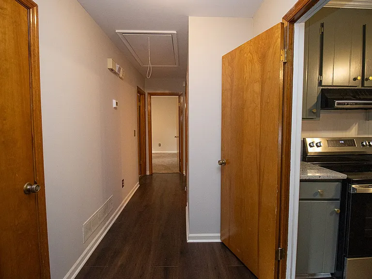 140 Land Of Lakes Cir — Photo 18