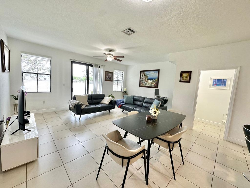 1079 NW 33rd Manor, photo 5