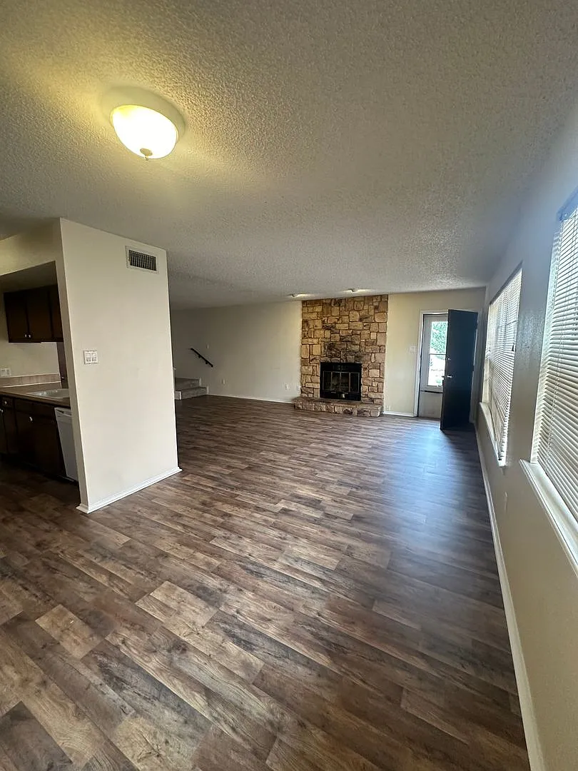 Innsdale Terrace 313 — Photo 4