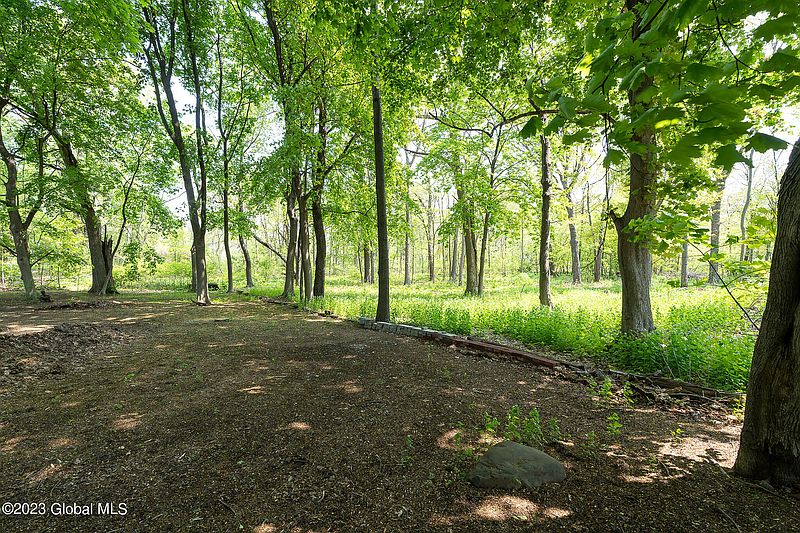 5th image of 10 Roberts Lane