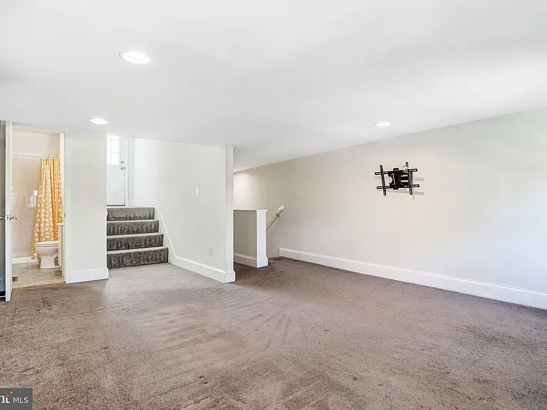 12 Rhode Island Ave NW — Photo 49