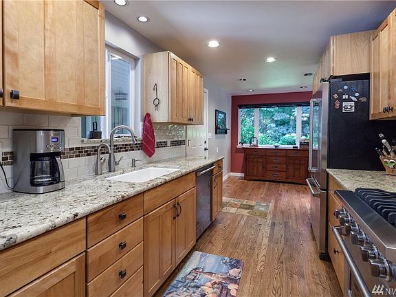3rd image of 10901 SE 284th St