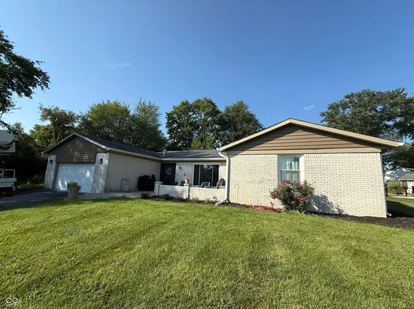 16130 E Lake Shore Dr N, Hope, IN 47246