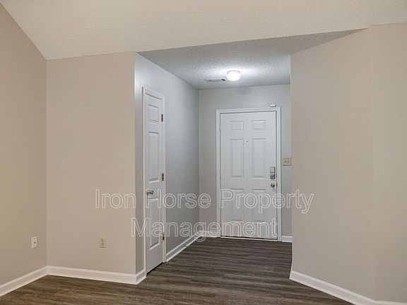 3rd image of 107 Winthrop Ct