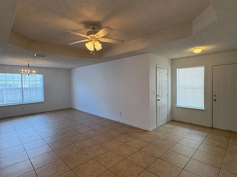 953 Southern Oaks Ct — Photo 3