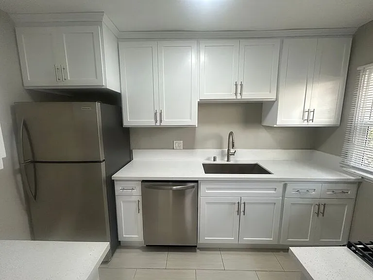 1323 S Highland Ave — Photo 6