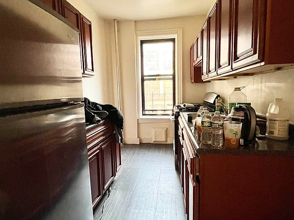 4th image of 1647 Sterling Pl APT 2H
