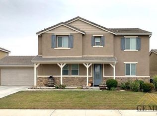 1301 Los Cantos Ave, Arvin, CA 93203