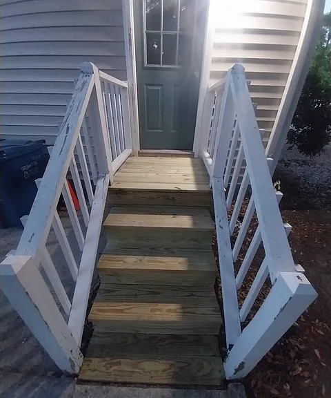 630 Varsity Dr — Photo 2