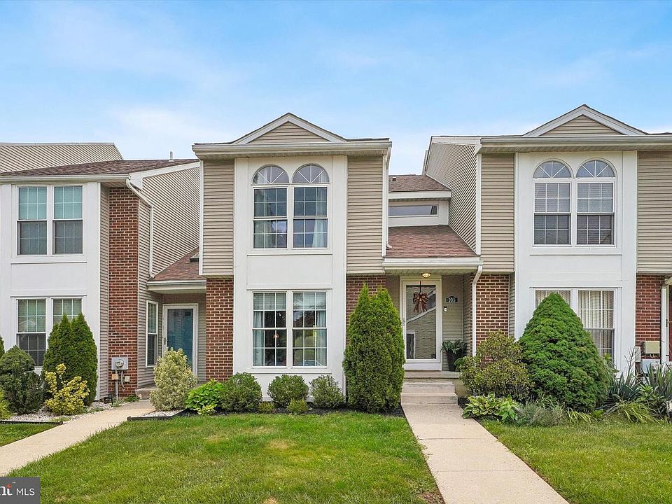 1st image of 105 Teakwood Ct