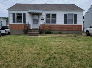 10626 Saint Philip Ln, Saint Ann, MO 63074