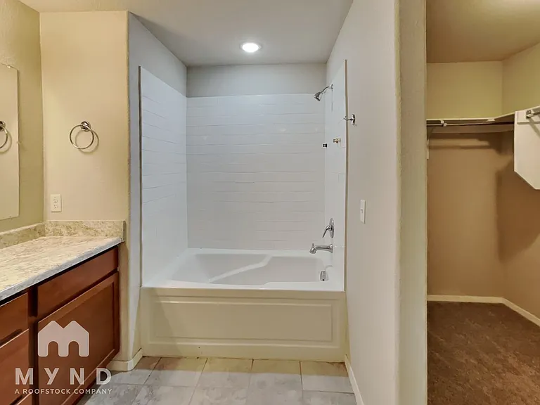 2109 N Lexington St — Photo 14