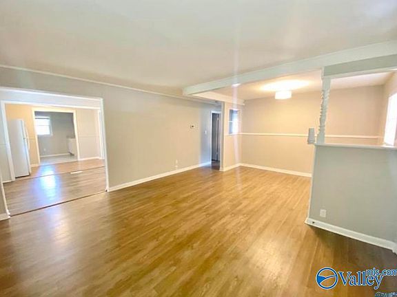 3rd image of 2614 Craft Ave NW