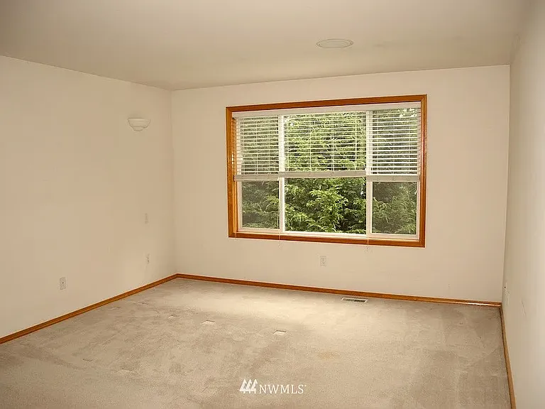 919 183rd Pl SE — Photo 1