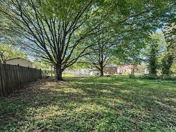 5th image of 7501 Rowles Ave