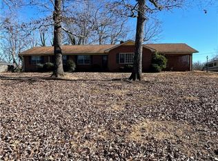 201 Fernwood Dr, Seneca, SC 29678