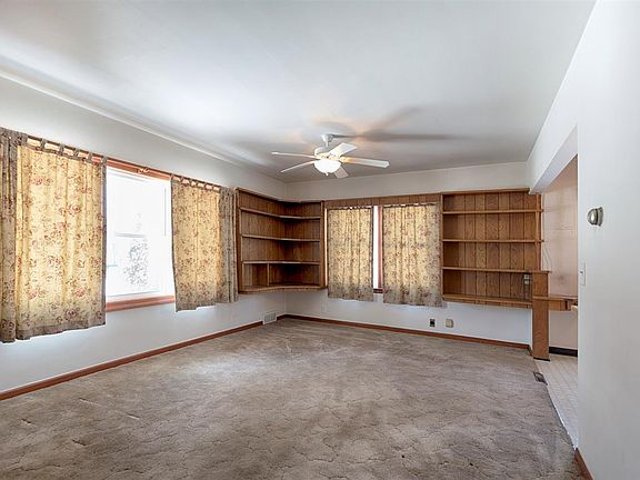 2nd image of 917 Colleen Ave