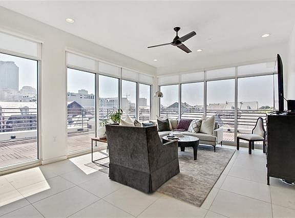 3rd image of 519 Wilkinson St #Penthouse 404
