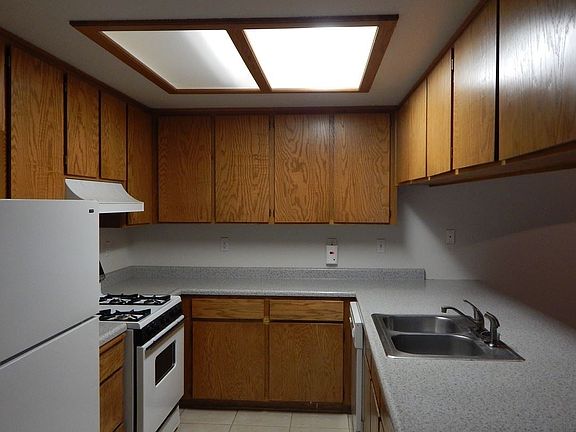 4th image of 85 Derek Dr Unit A