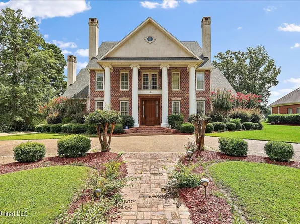 682 Spring Lake Dr, Pearl, MS 39208