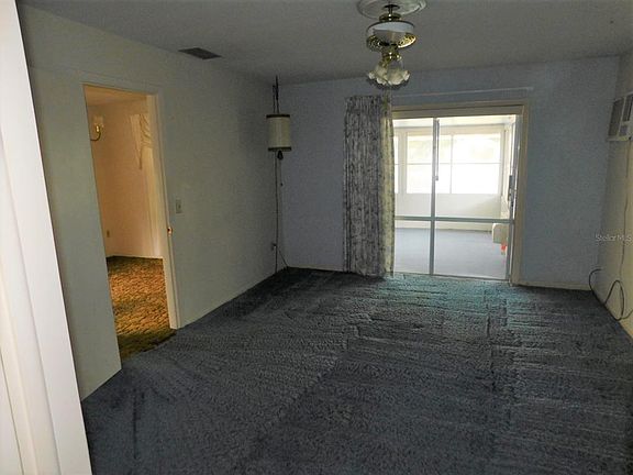 4th image of 327 Elkhorn Ct