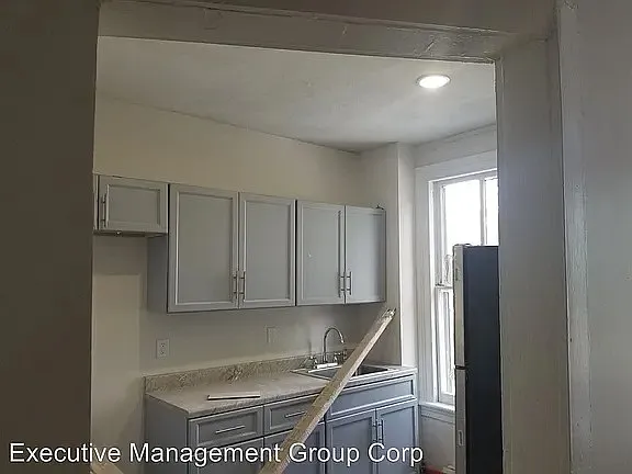 145 Grand St #2 — Photo 4