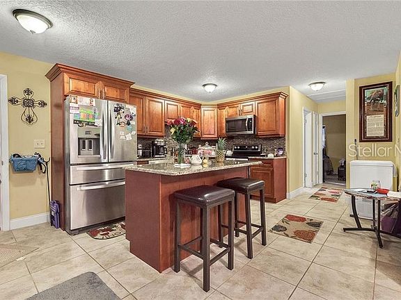 5th image of 2520 Carver Ave