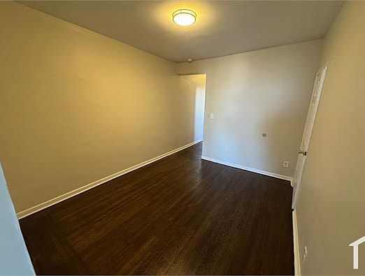 2nd image of 220 Roseville Ave APT 301