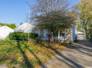 42830 Wilmington Ct, Sterling Heights, MI 48313