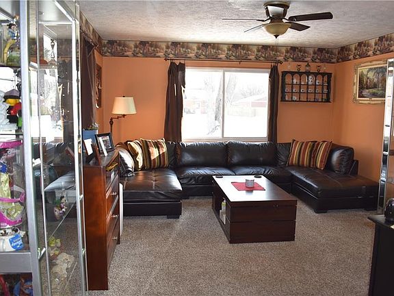 4th image of 3537 Whalen Ave