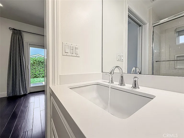 5960 Balcom Ave — Photo 28