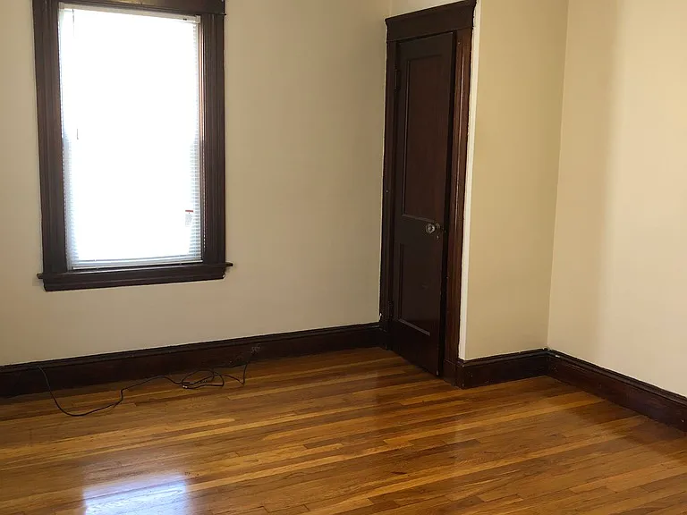 1123 Main St — Photo 10