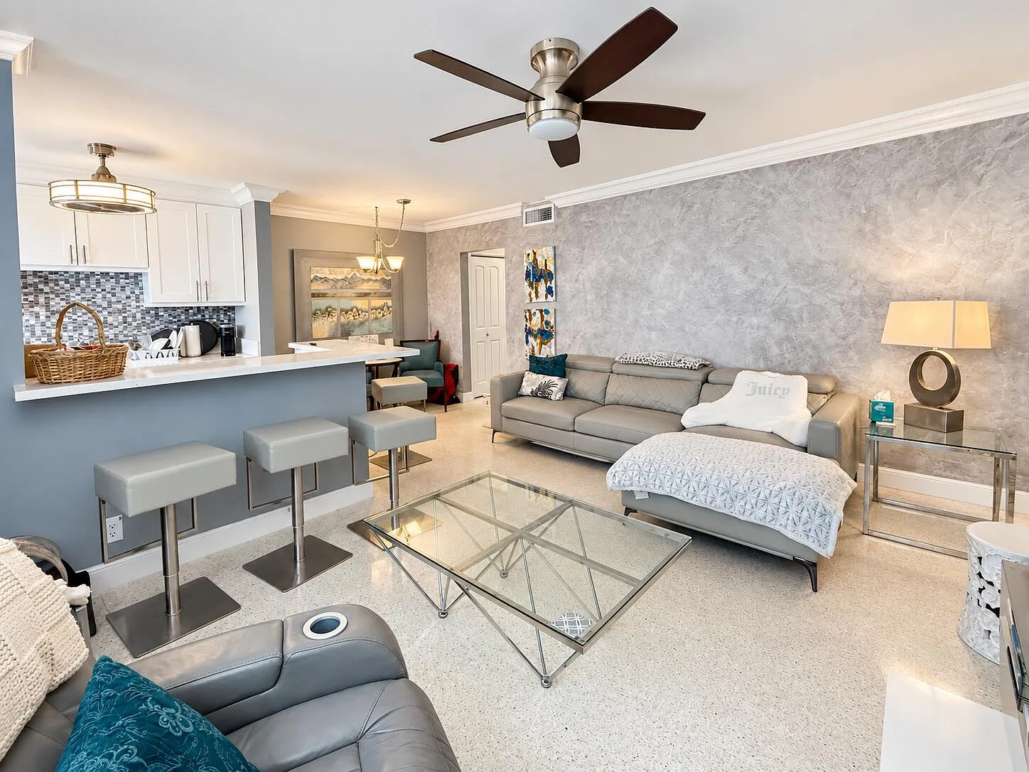 1 bed, 1.0 bath, 640 sqft, $1,900 — Photo 4
