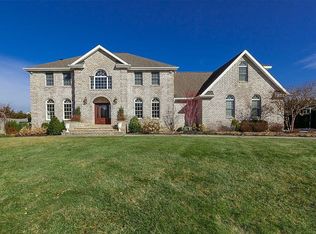 3 Port Ct, Manorville, NY 11949